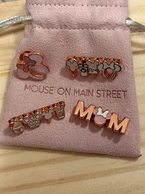 Mouse in Main Street Apple Watch Accessories